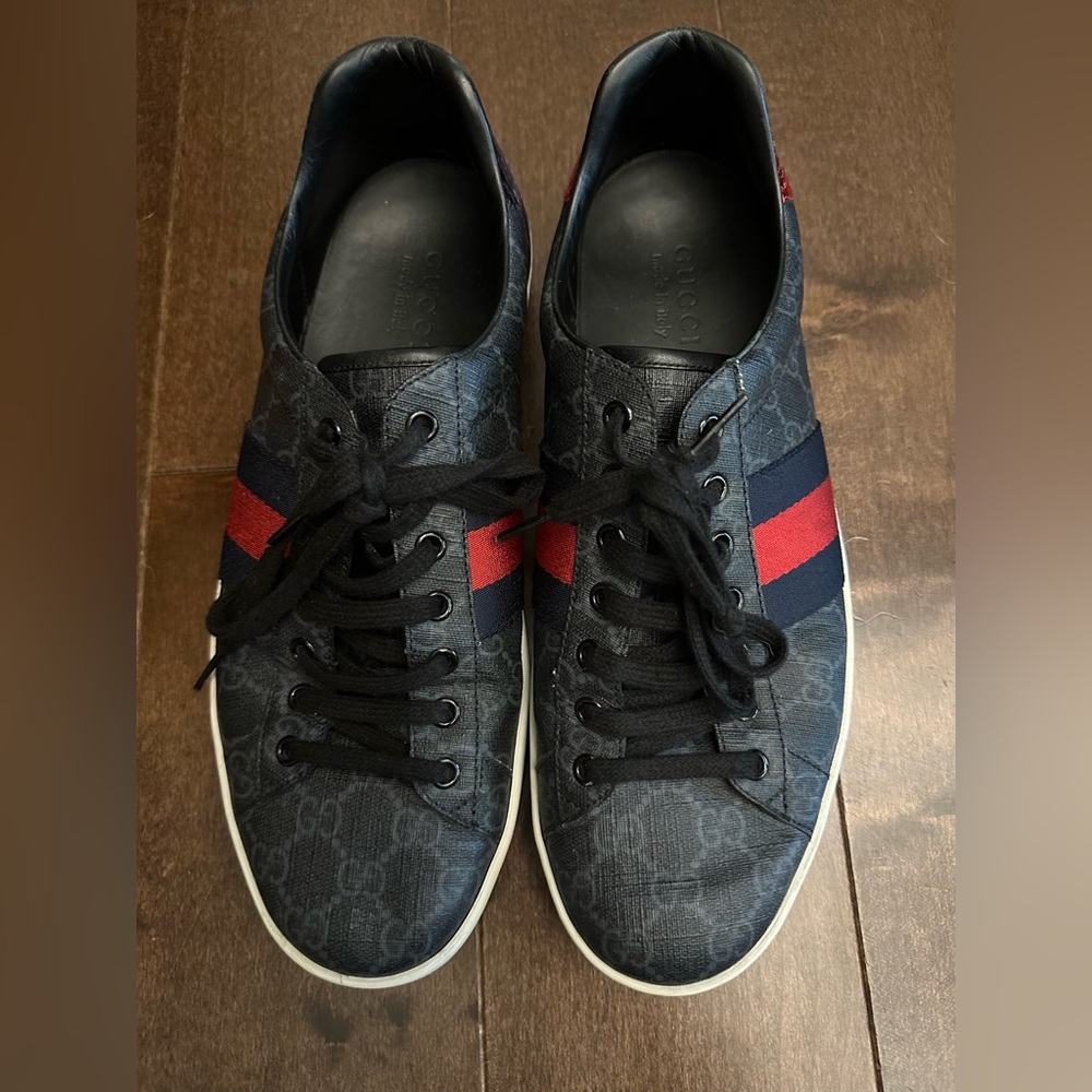 Men’s Gucci Sneakers size 10.5
Black GG Supreme Ace